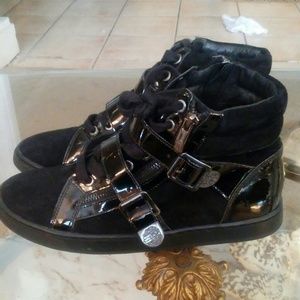 Vince Camuto sneakers(new)
